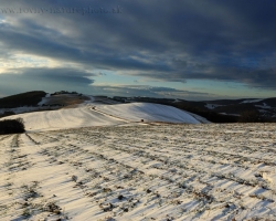 Winter does not detract from the charm of whitecapatian hills. Undulate and breathe the cold.